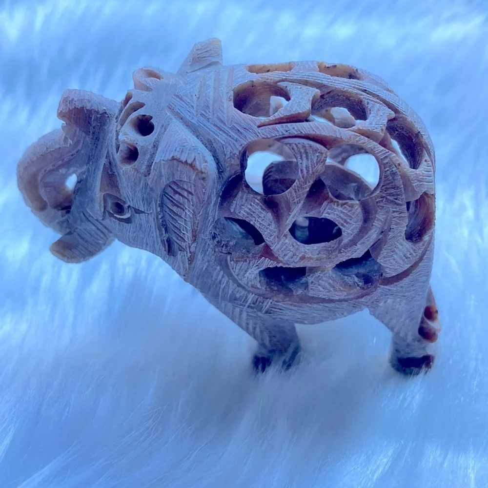 SOLD YEY !!  New Elephant Mother & Baby Inside Hand Carved Soapstone Pinkish - Picture 6 of 11